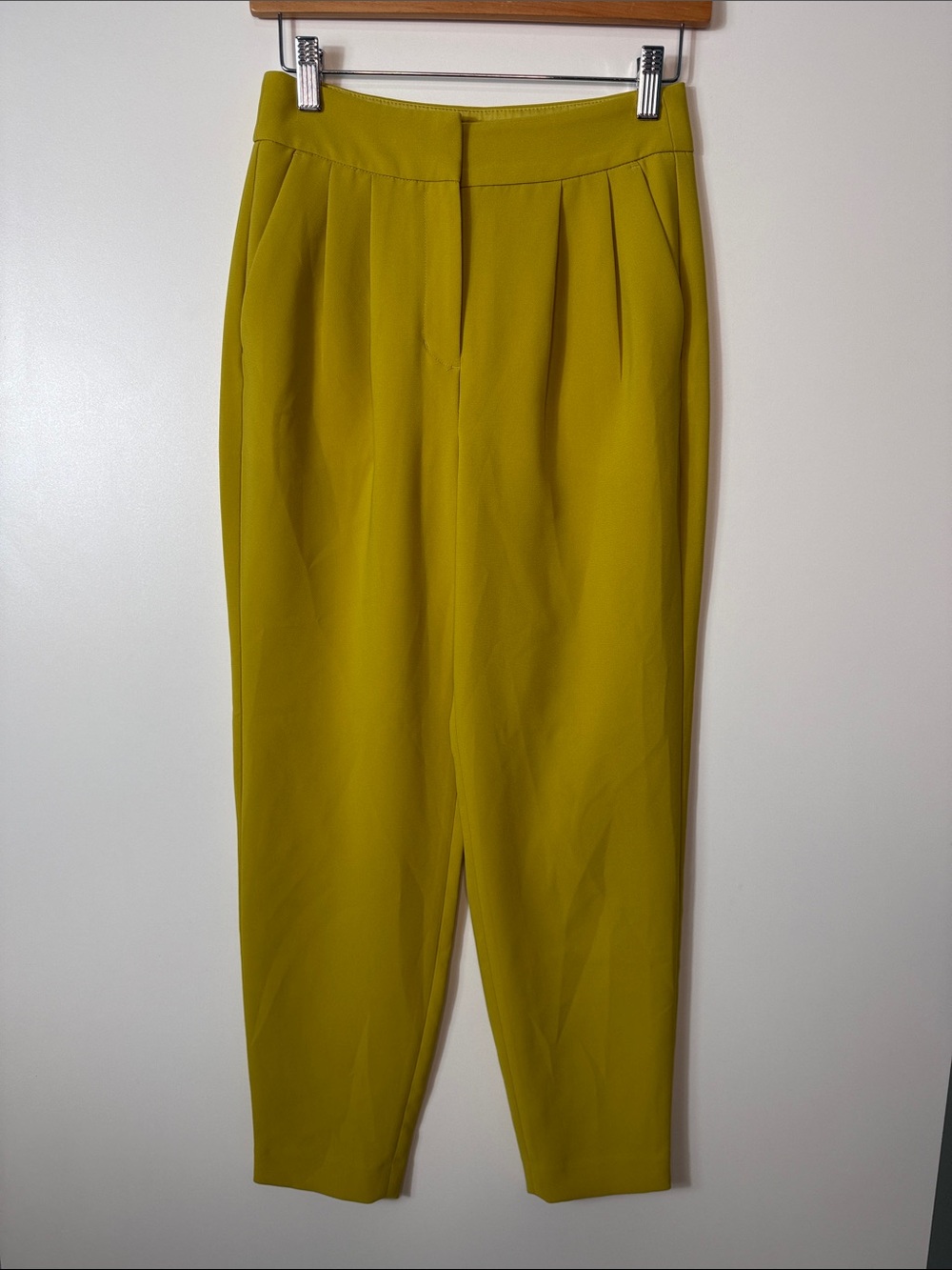 #698 Express Super High Rise Ankle Pants in Chartreuse size 0